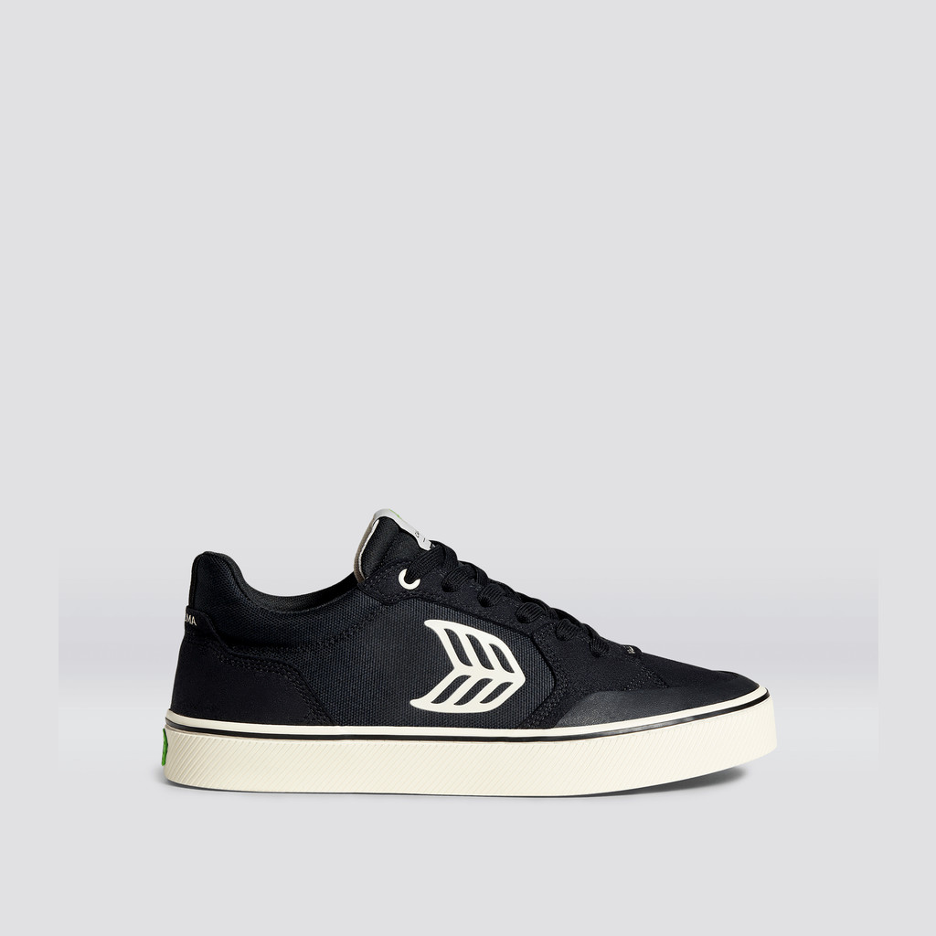 Cariuma Low Top Suede The Vallely Dames Zwart | BPWL16843